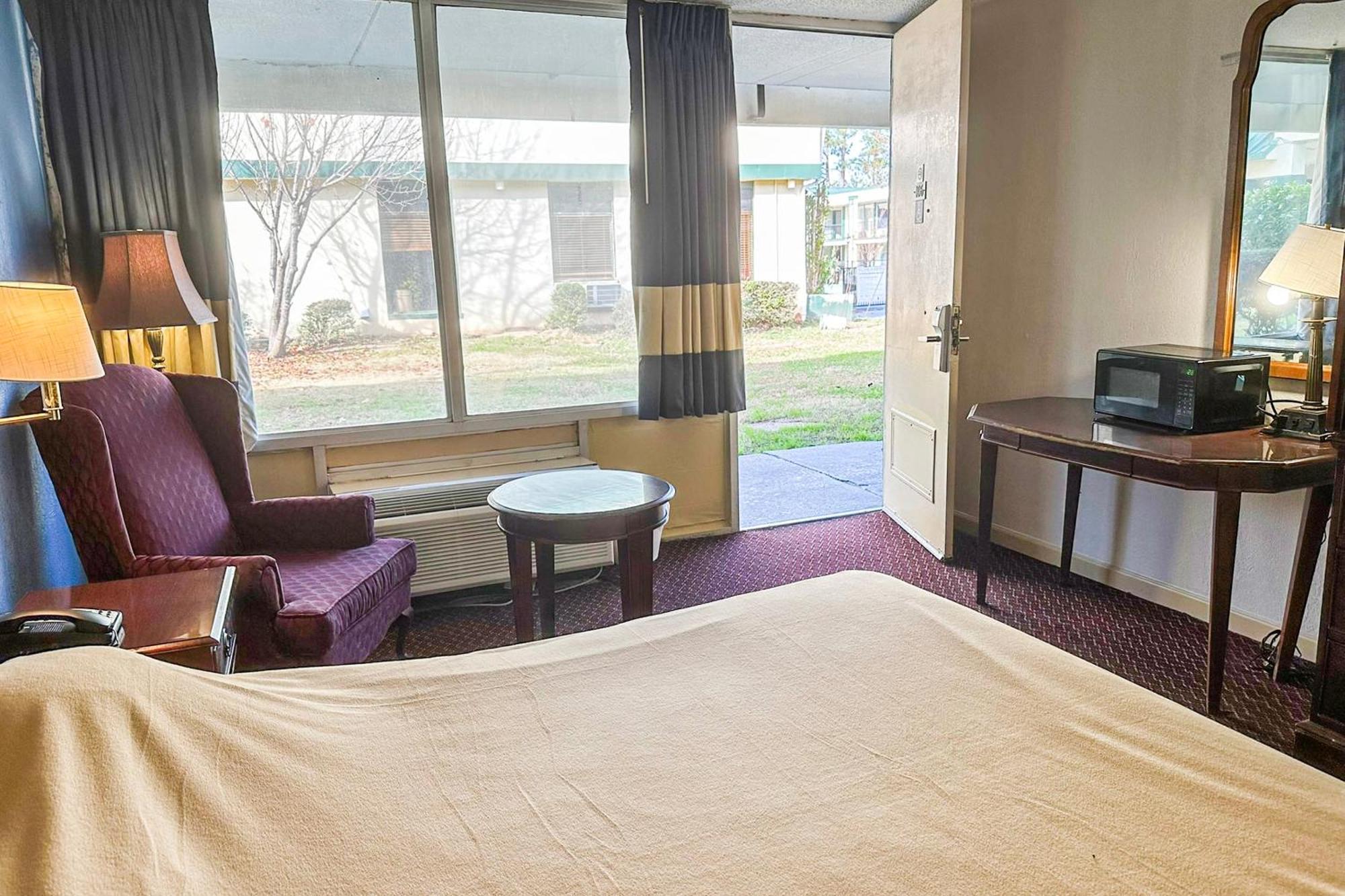 Super Inn & Suites By Oyo Milledgeville Dış mekan fotoğraf