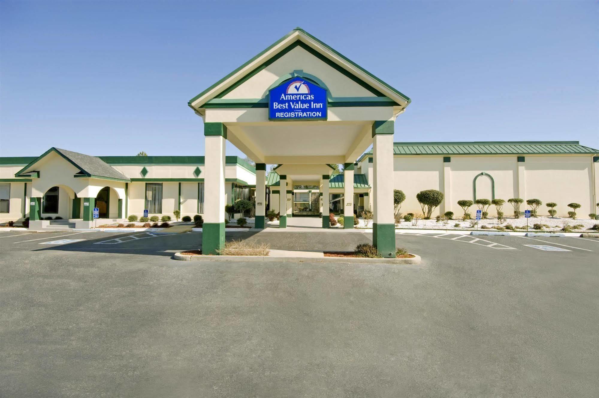 Super Inn & Suites By Oyo Milledgeville Dış mekan fotoğraf